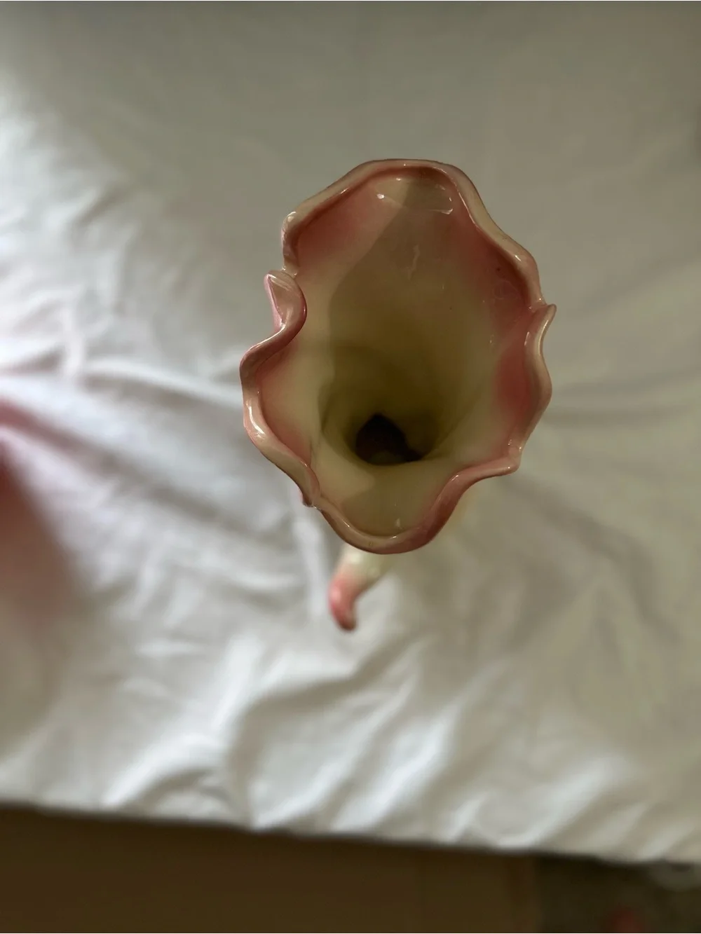 Vintage-Pink and Cream Ceramic Cornucopia Vase - Hull 49